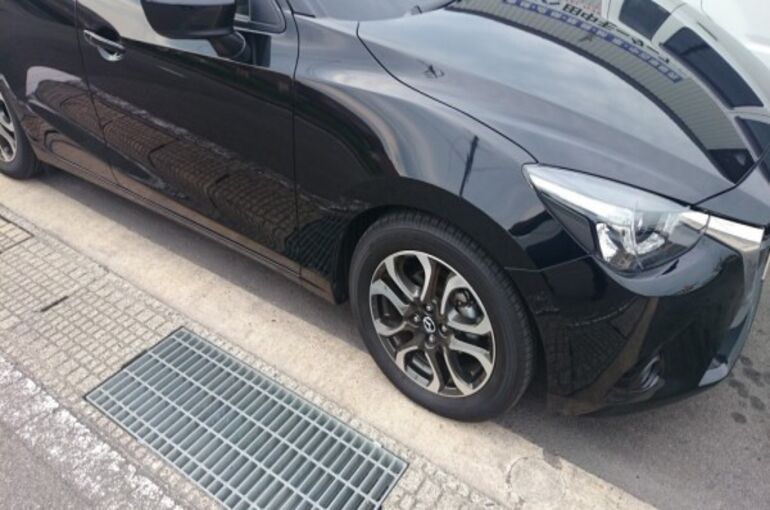 八幡市 マツダ デミオ 車高調キット 部品持ち込み取付