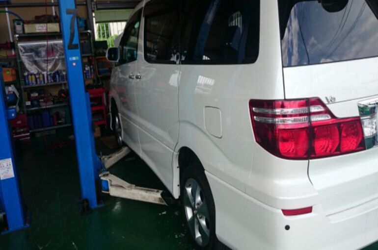 京都市 伏見区 トヨタ アルファード ラジエター交換