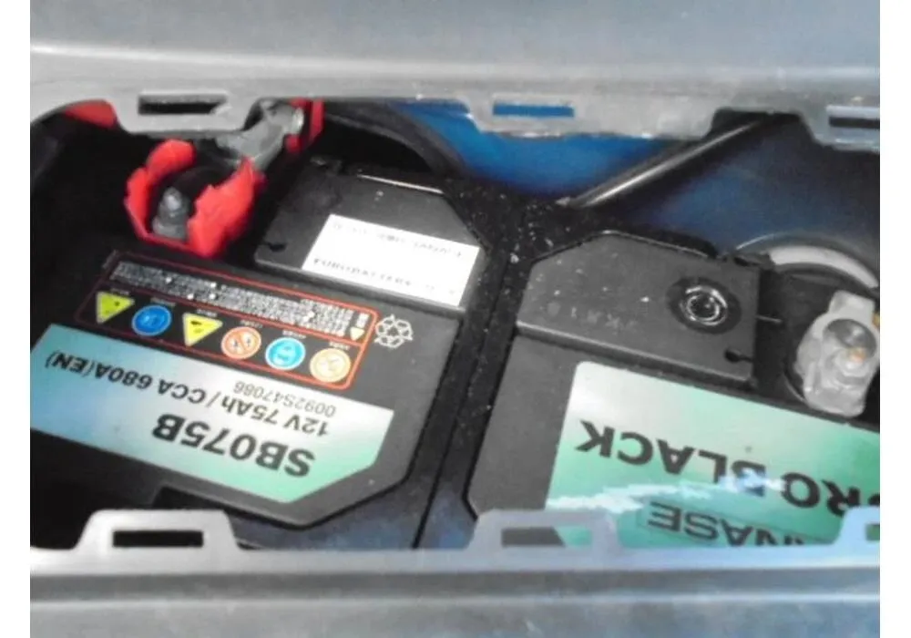 BMW ミニ エンジンかからない修理 バッテリー交換 ラムダセンサー O2センサー交換