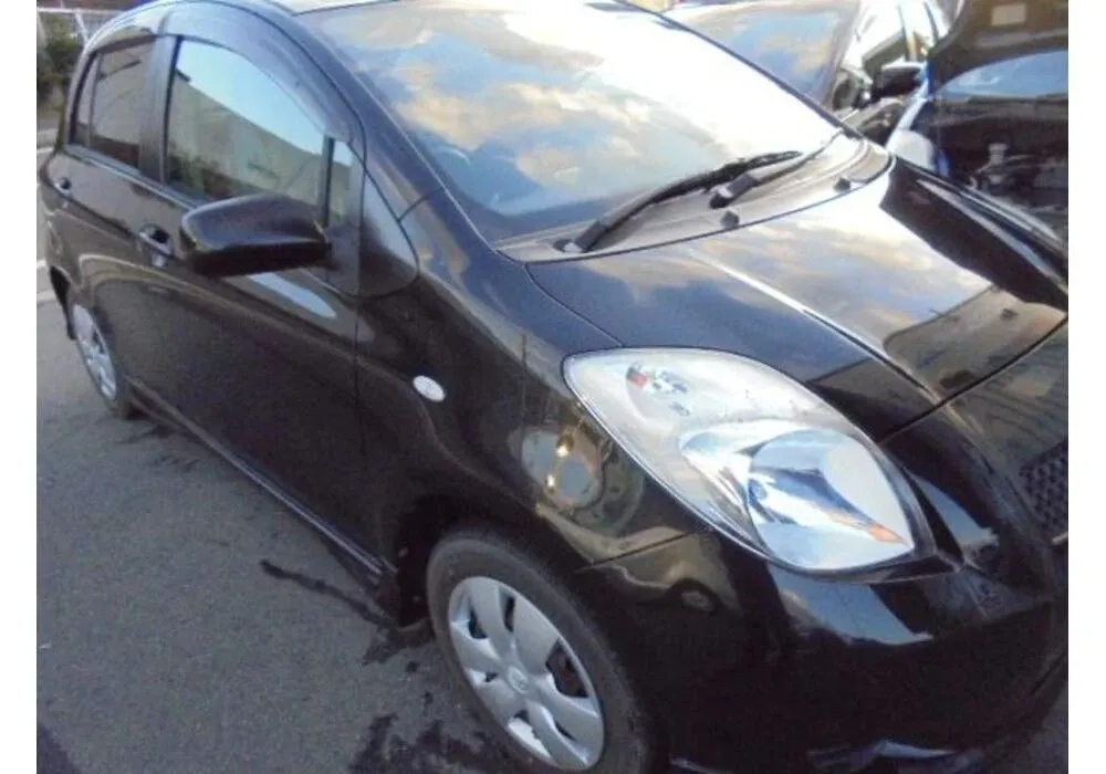 トヨタ ヴィッツ SCP90 車検点検整備 バッテリー交換 エンジンオイル交換