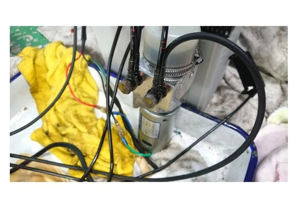 BMW Z4 E85 ソフトトップ 幌 開かないモーター修理交換