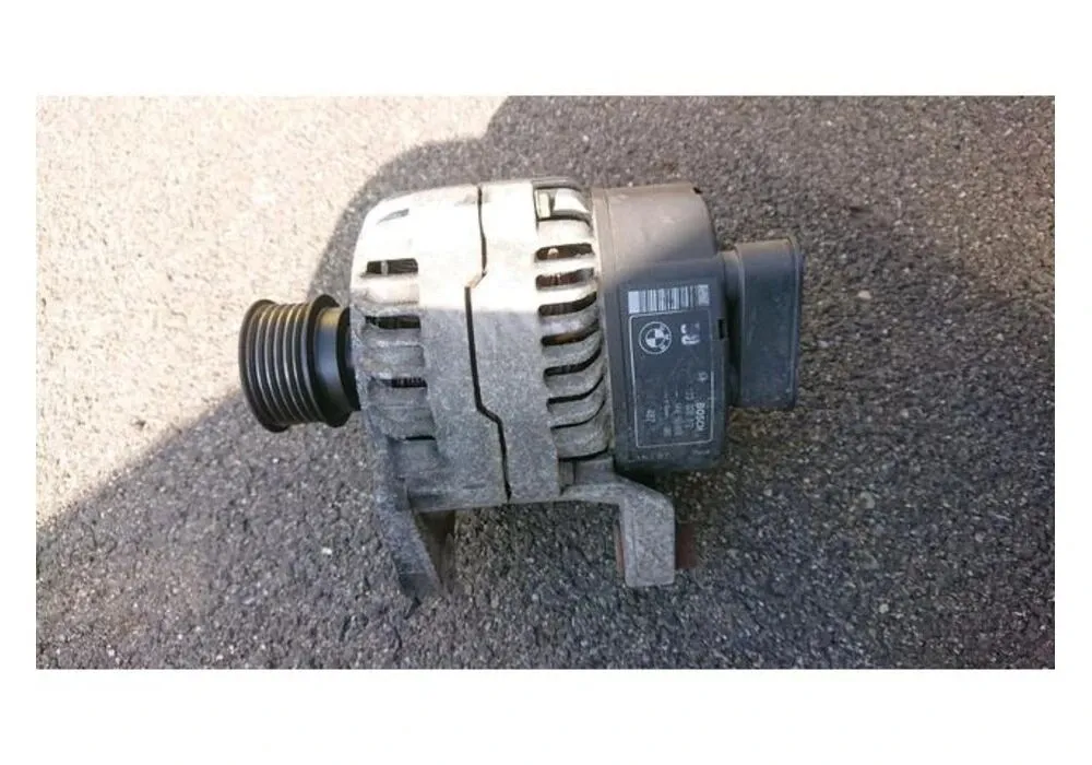 京都府宇治市よりBMW、Z3のバッテリー上がりの修理とダイナモ、オルタネーター交換のご入庫頂きました。