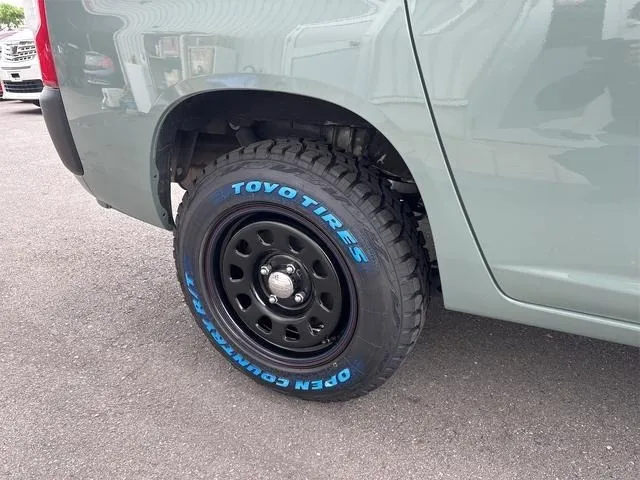 ホイールはデイトナG2ブラック タイヤはトーヨーオープンカントリー