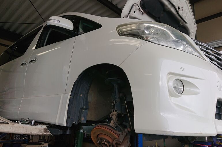 大阪　枚方市より　トヨタアルファード　ミッションCVT交換修理ご入庫