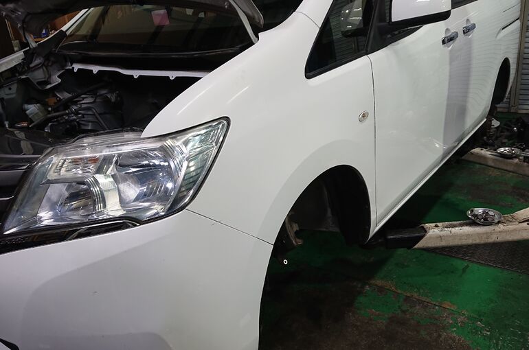 京都　八幡市より　日産セレナ　エンジン　CVTミッション交換ご入庫